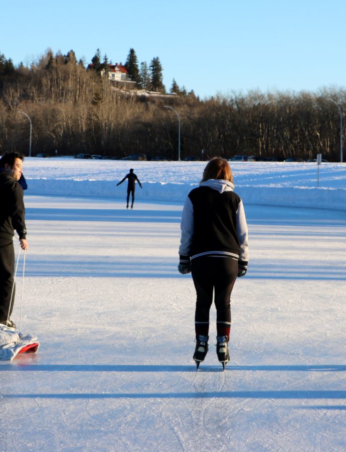 Faire du Patin à Glace sur un Lac Gelé !